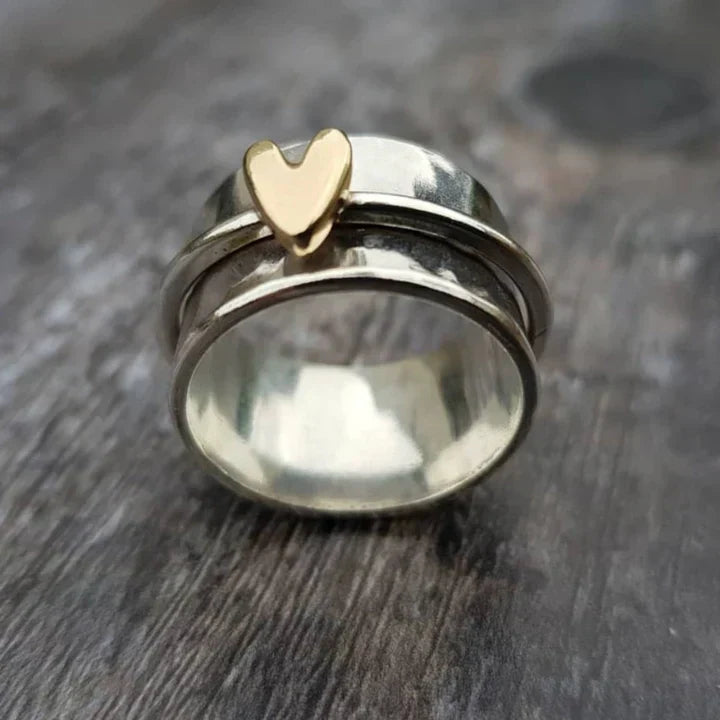Anillo vintage de plata en forma de corazón