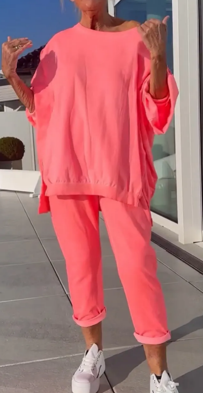 Isabela | Conjunto femenino de dos piezas con top de escote redondo y pantalones